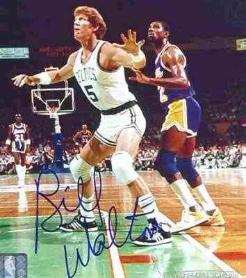 Bill Walton playing in the basketball court.