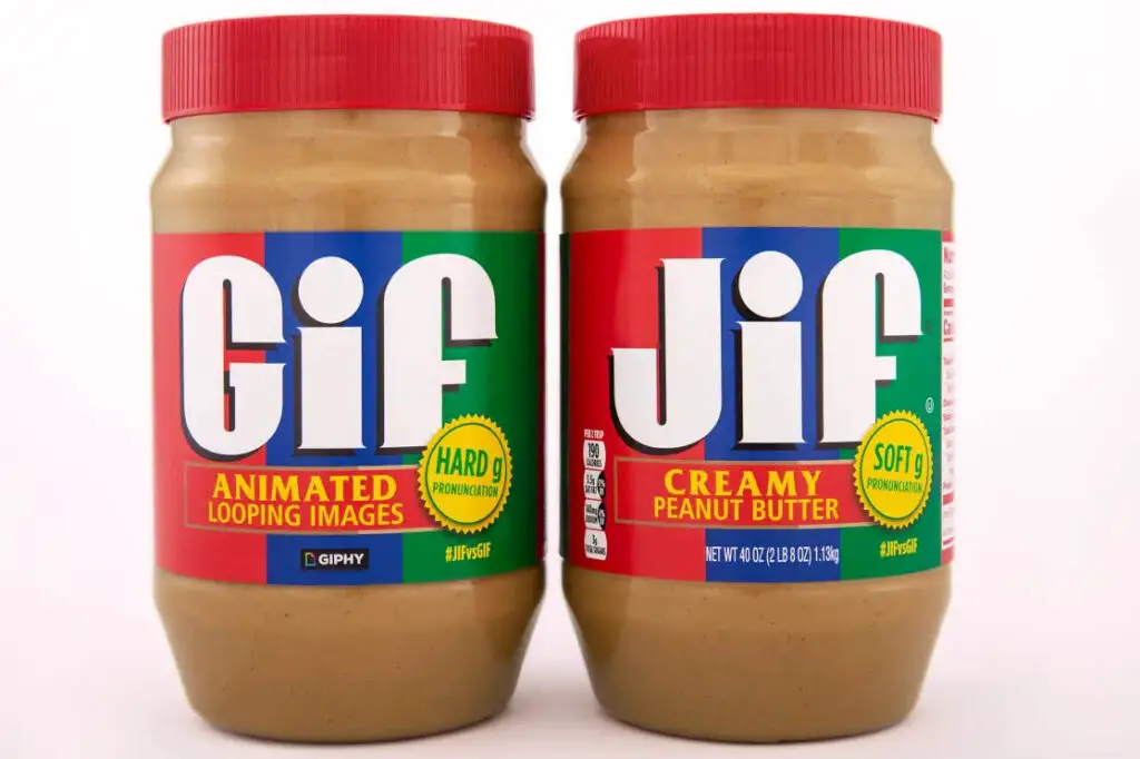Two words with different pronunciations in a peanut butter. GIF and JIF?